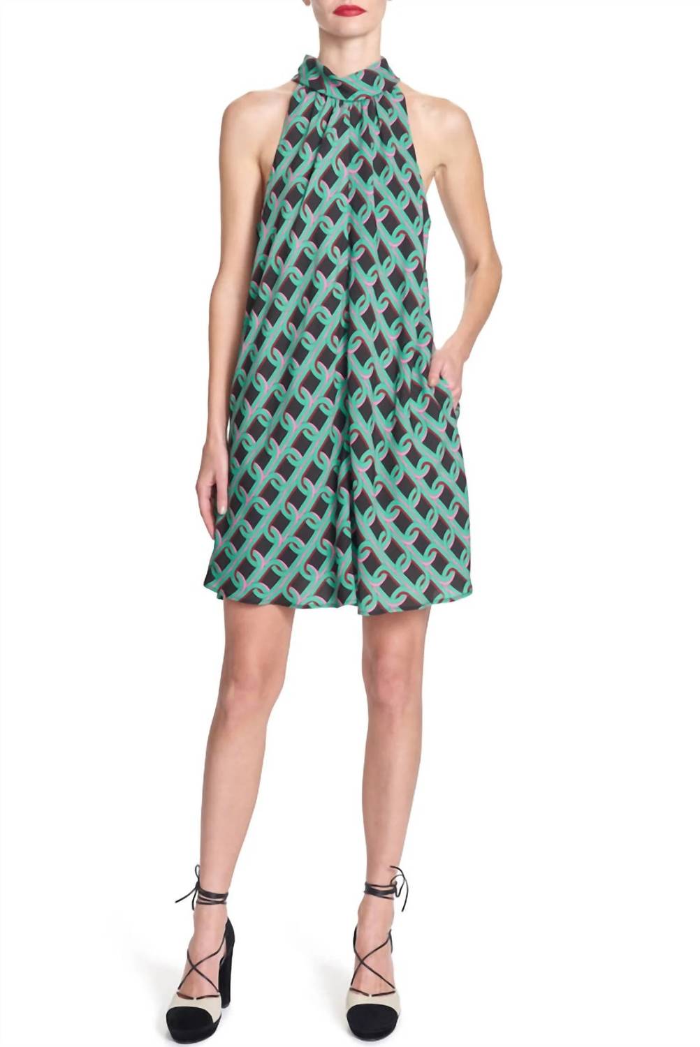 Suzi Kragen Swing Kleid in schwarz