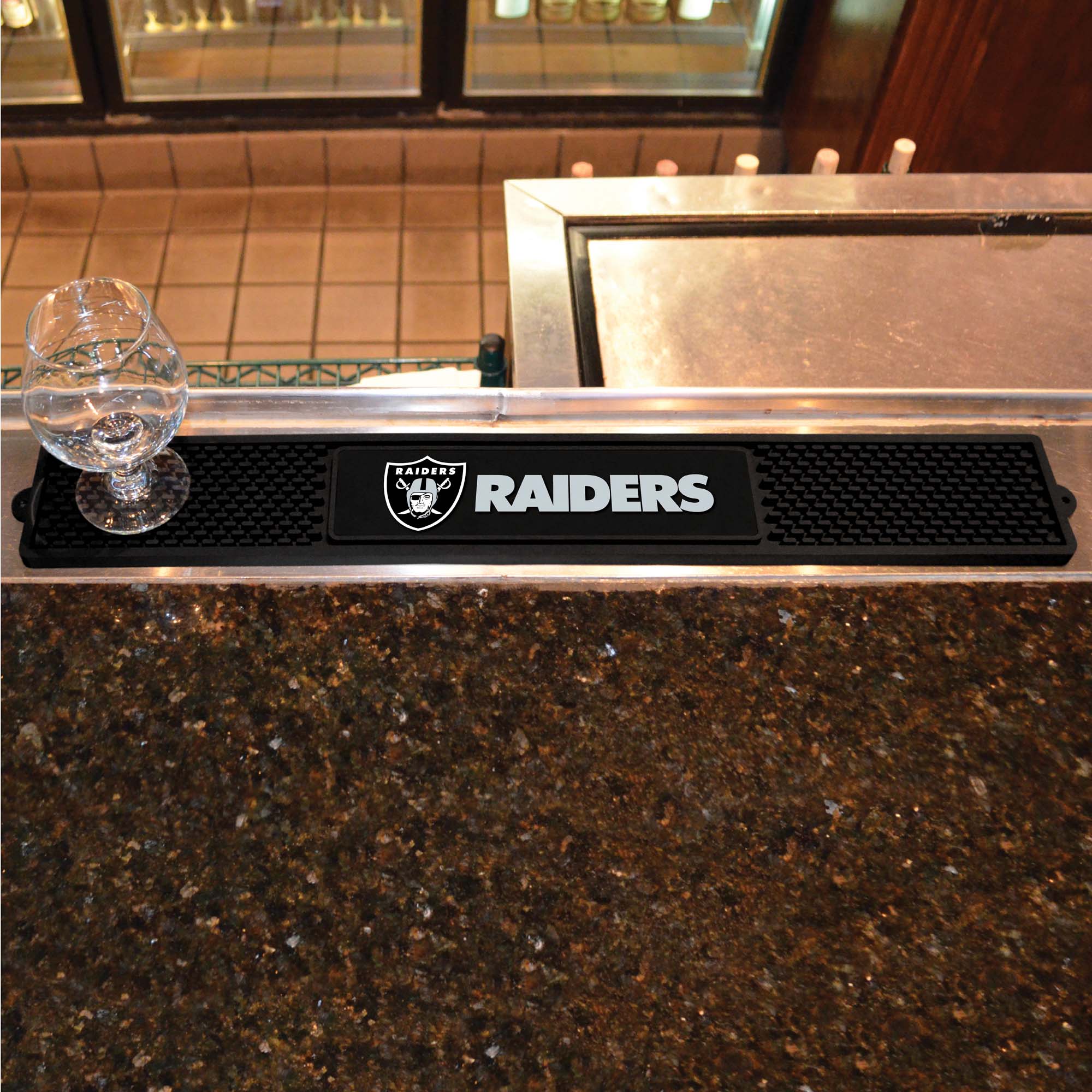 Fanmats Las Vegas Raiders Bar Drink Mat – 3,25′′ x 24′′