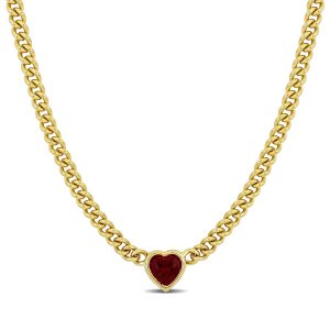 Mimi & Max 2 7/8 CT TGW Heart Shaped Created Ruby Curb Link Halskette in gelbem Silber – 18 in