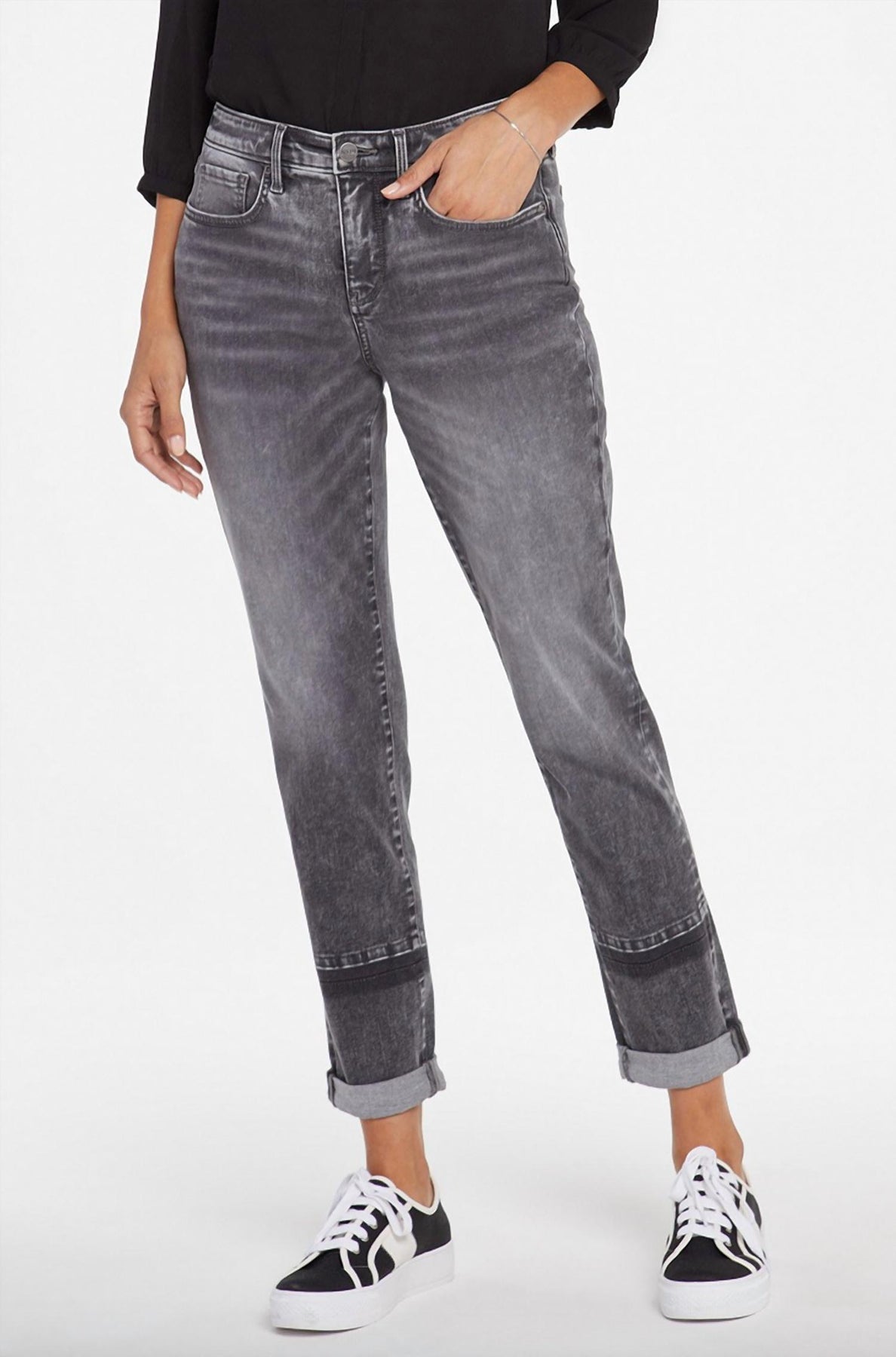 Margot Freundin mit gerollten Manschette Jean In Nobelle