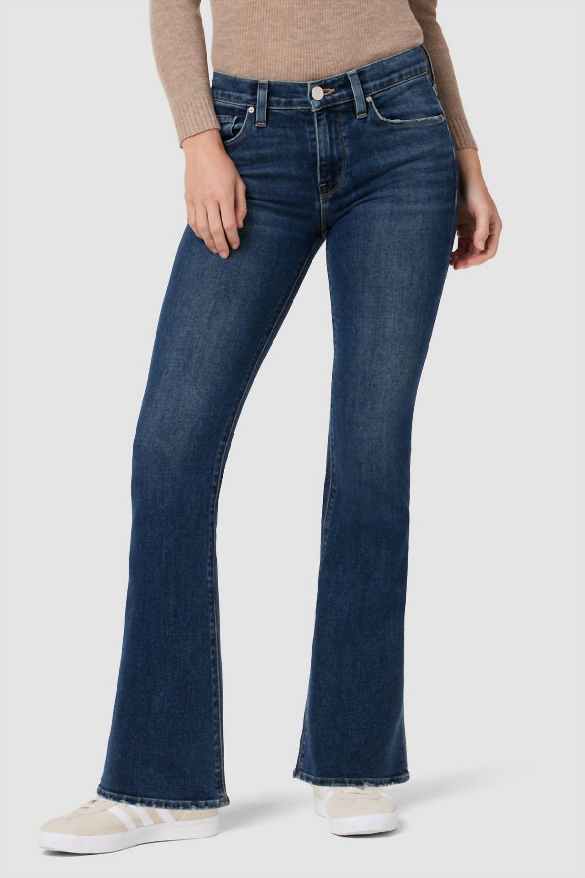 Nico Mid-Rise Bootcut Barefoot Jean In Nachricht