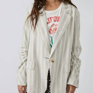 Fern Blazer in staubigem Beige