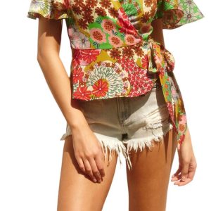 Willa Origami Wrap Bluse Top im japanischen Garten