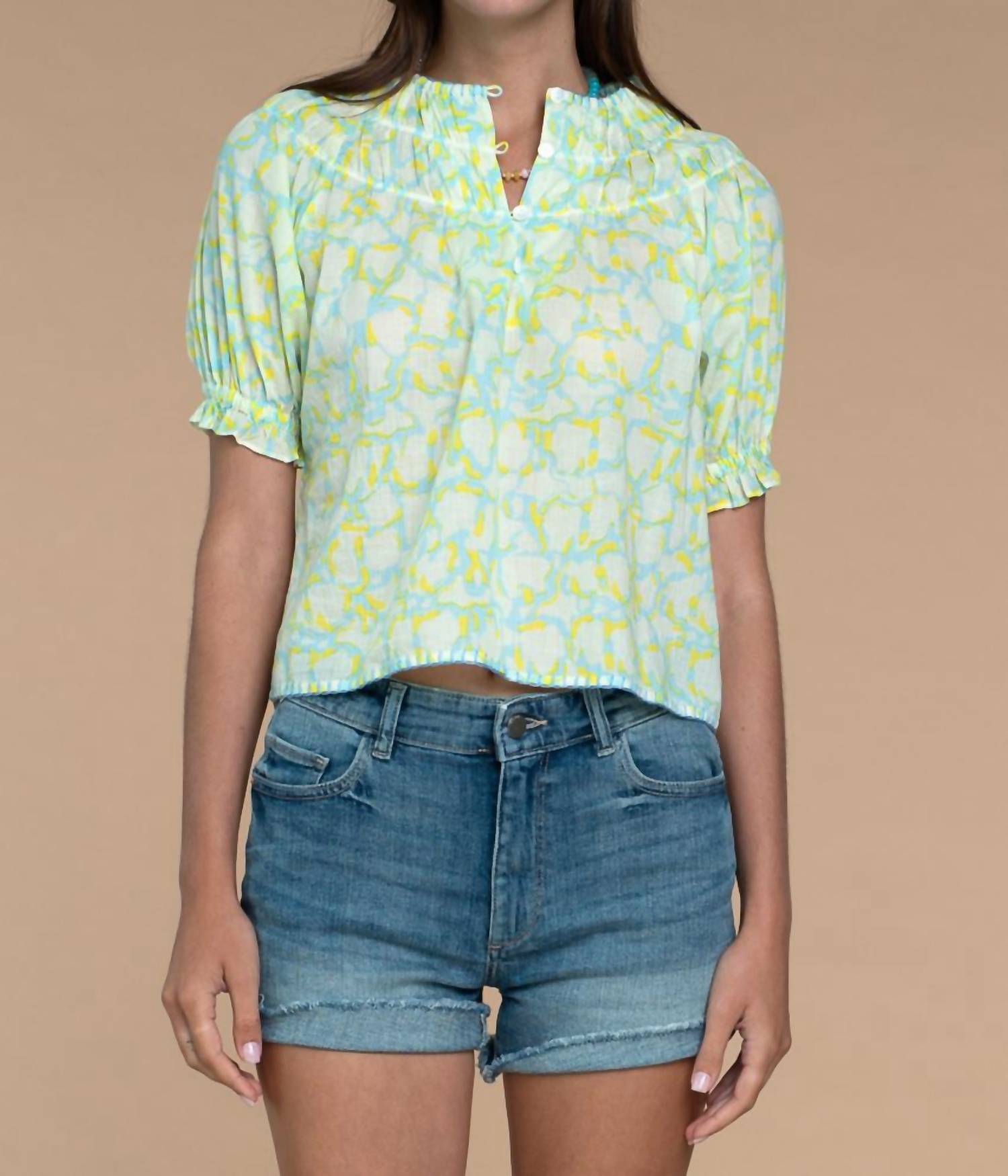 Daisy Top im abstrakten Geo