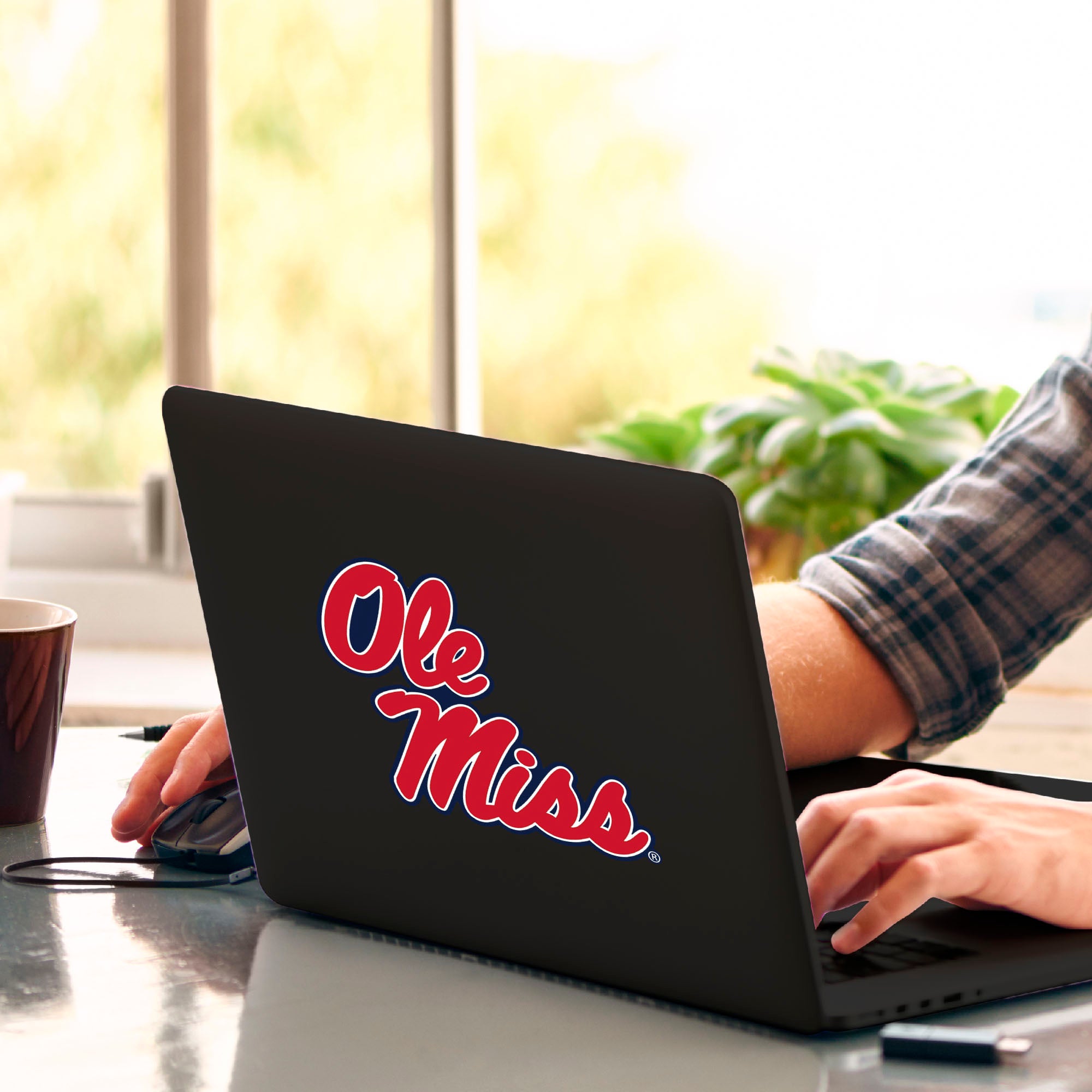 Fanmats Ole Miss Rebels Matte Aufkleber