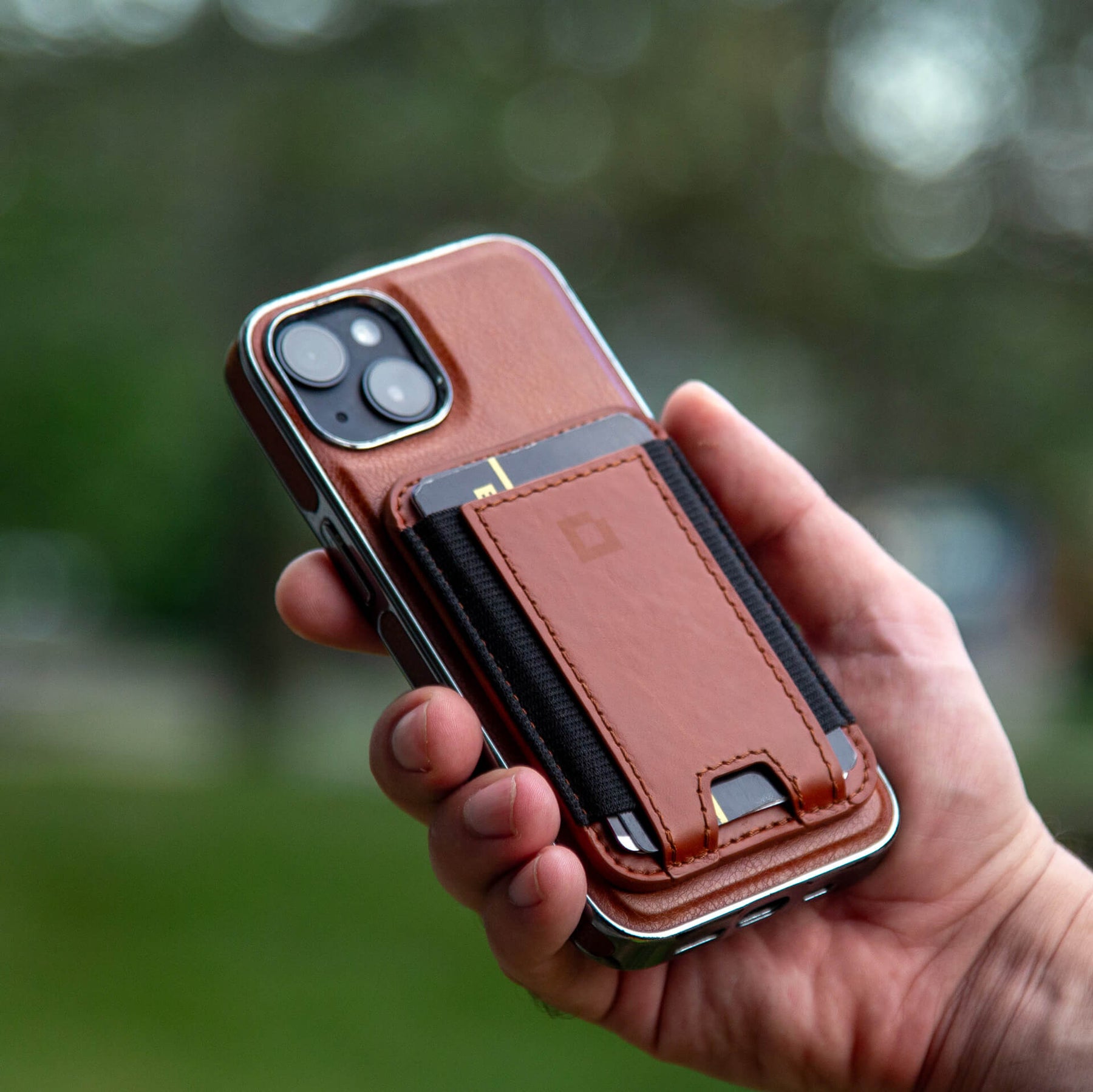 MAGSAFE Full-Grain Leder Geldbörse mit RFID-Schutz und magnetischen Eigenschaften – Braun