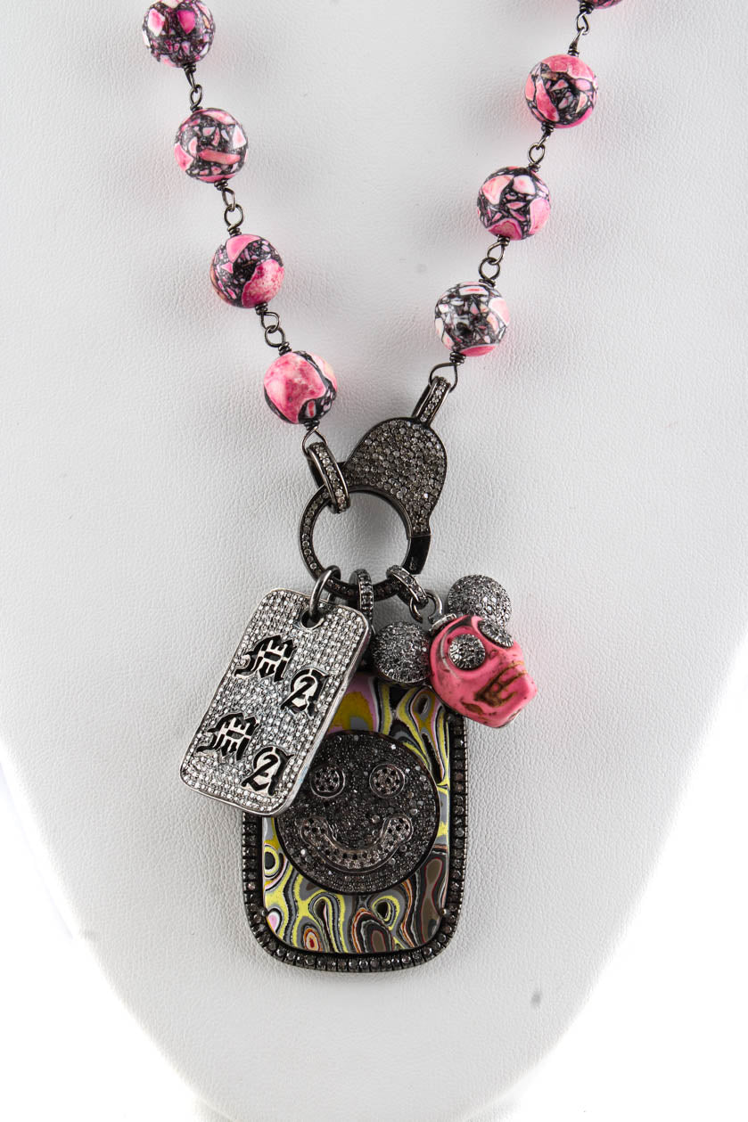The Woods Damen Sterling Silber Diamant Rosa Achat Lächeln ID Tag Charm Halskette