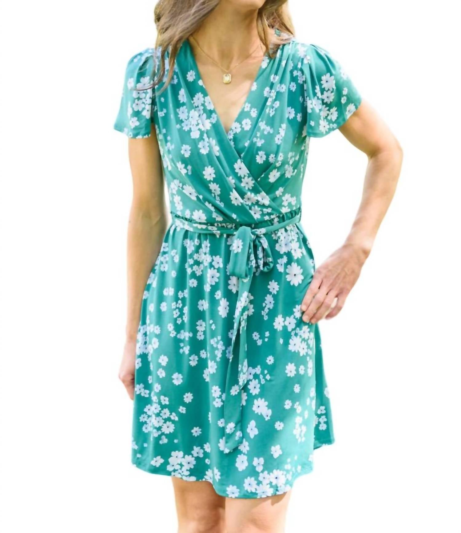 Diese Ansicht wird nie altes Kleid in Grün / Weiß