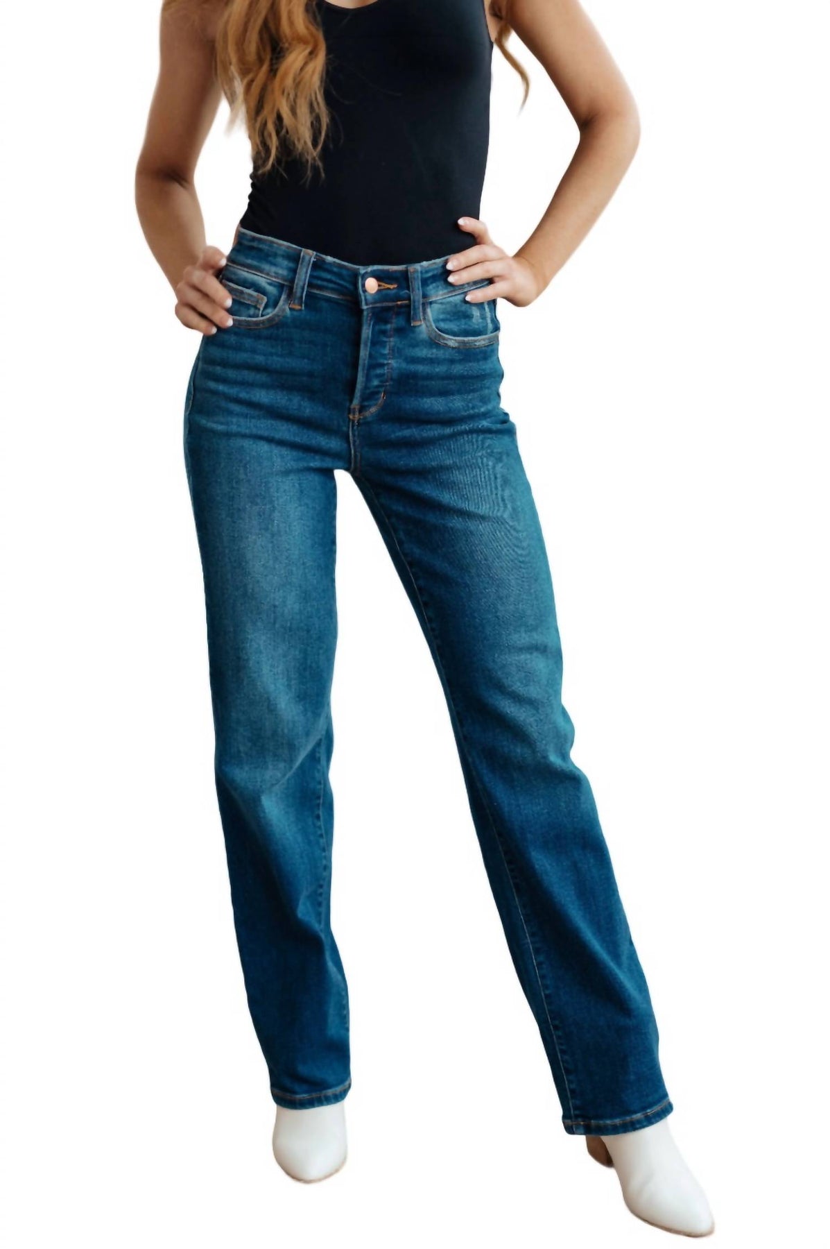 Hoher Bund Knopf Fly – Gerade Jeans in mittlerer Waschung