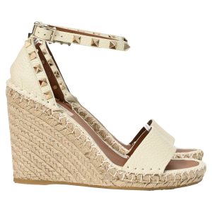 Valentino Garavani Rockstud Espadrille Sandalen mit Keilriemen aus Leder in Schwarz