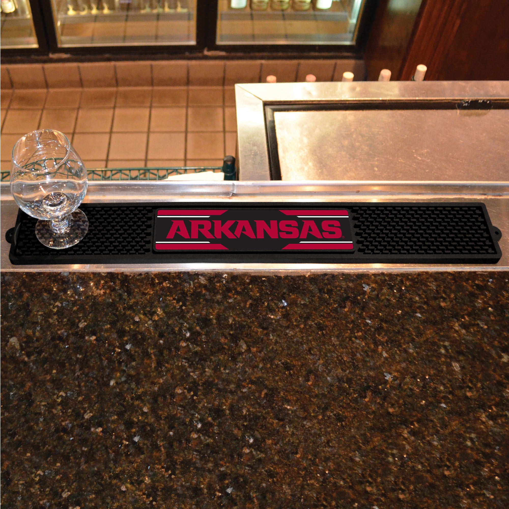 Fanmats Arkansas Razorbacks Bar Drink Mat – 3,25′′ x 24′′