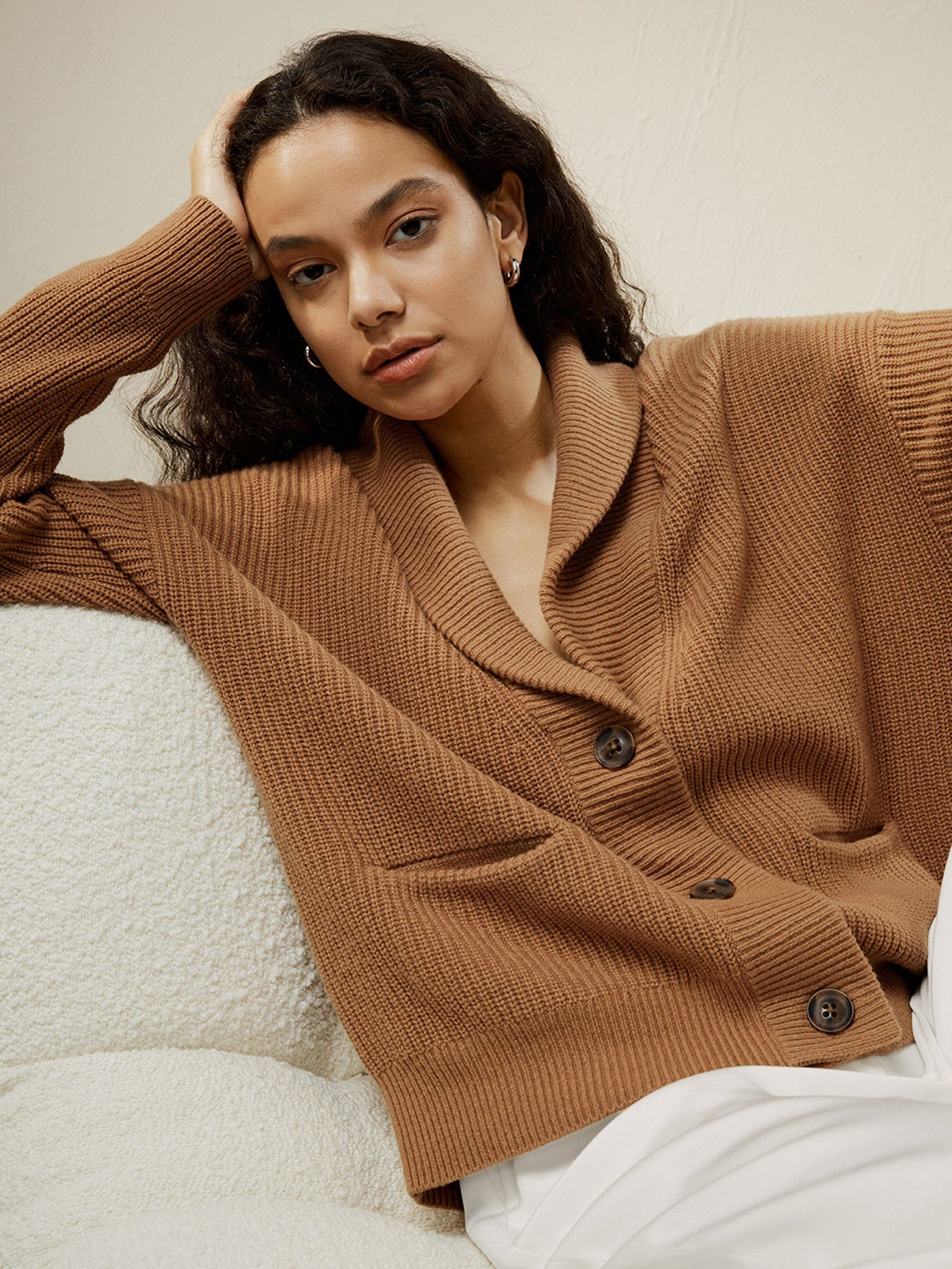 Strickjacke mit Schalkragen aus Wolle-Kaschmir