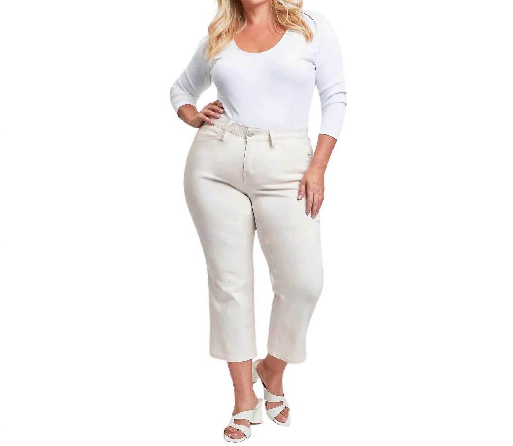 Mittelhohe Hose mit weitem Bein in Gardenia