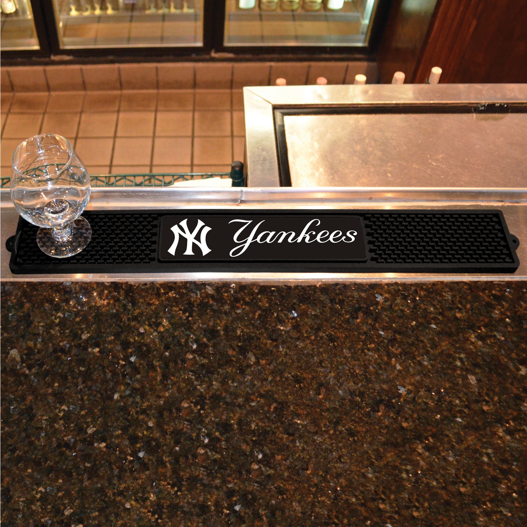 Fanmats New York Yankees Bar Drink Mat – 3,25′′ x 24′′