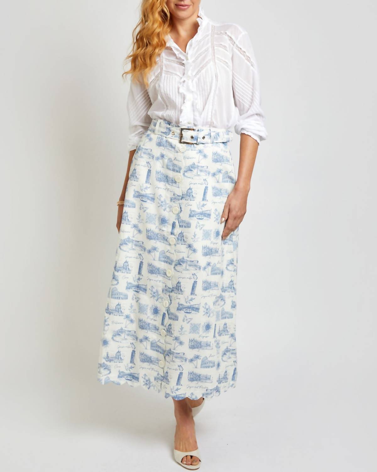 Der Clara Rock in charakteristischem Blau/Voyage Muster