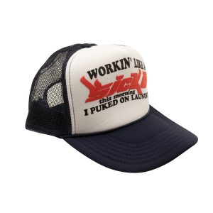 Marineblau und weiß arbeiten wie ein kranker Trucker Hut