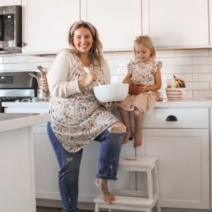 Mommy & Me Matching Apron Set in Blumendelilah