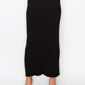 Eleganter schwarzer Kabelstrickrock