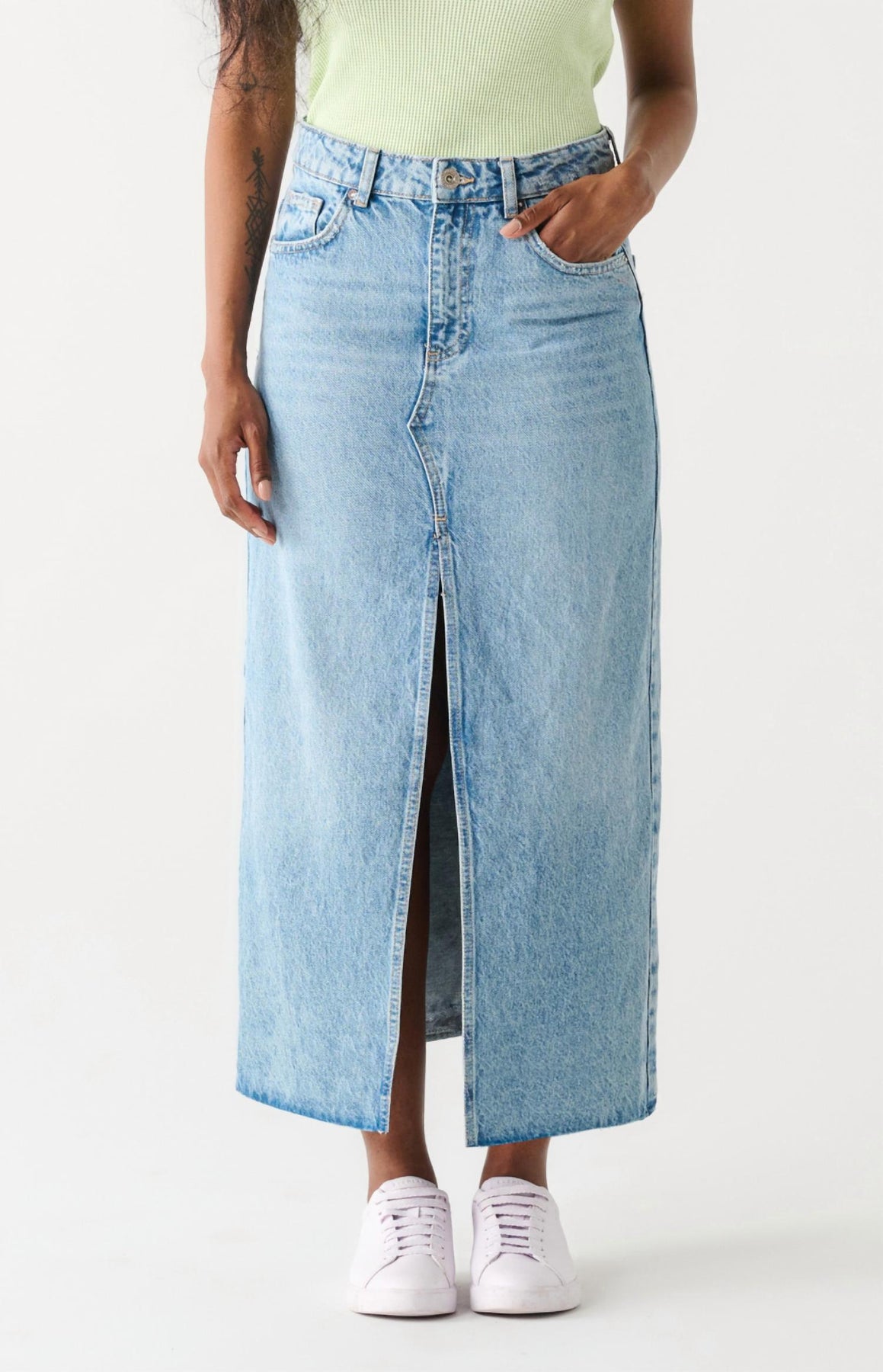 Damen Maxi Denim Rock in mittelblauer Waschung