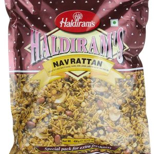 Haldiram’s Navrattan ( heiße und würzige Mischung aus herzhaften Nudeln, etc.)