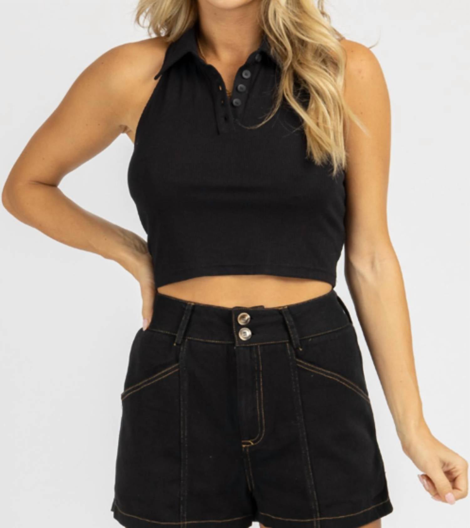 Collared Halter Top in Schwarz
