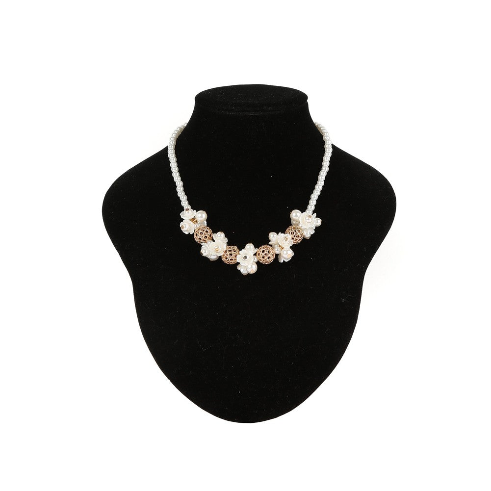 Perlen Blume Gold Besatz Halskette