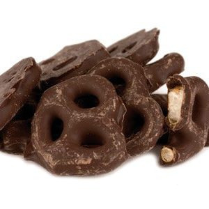 dunkle Schokolade bedeckt Mini Brezeln