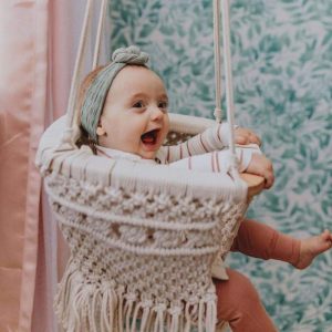 Finn + Emma Makramee-Schaukel aus umweltfreundlicher Bio-Baumwolle für Babys und Kleinkinder