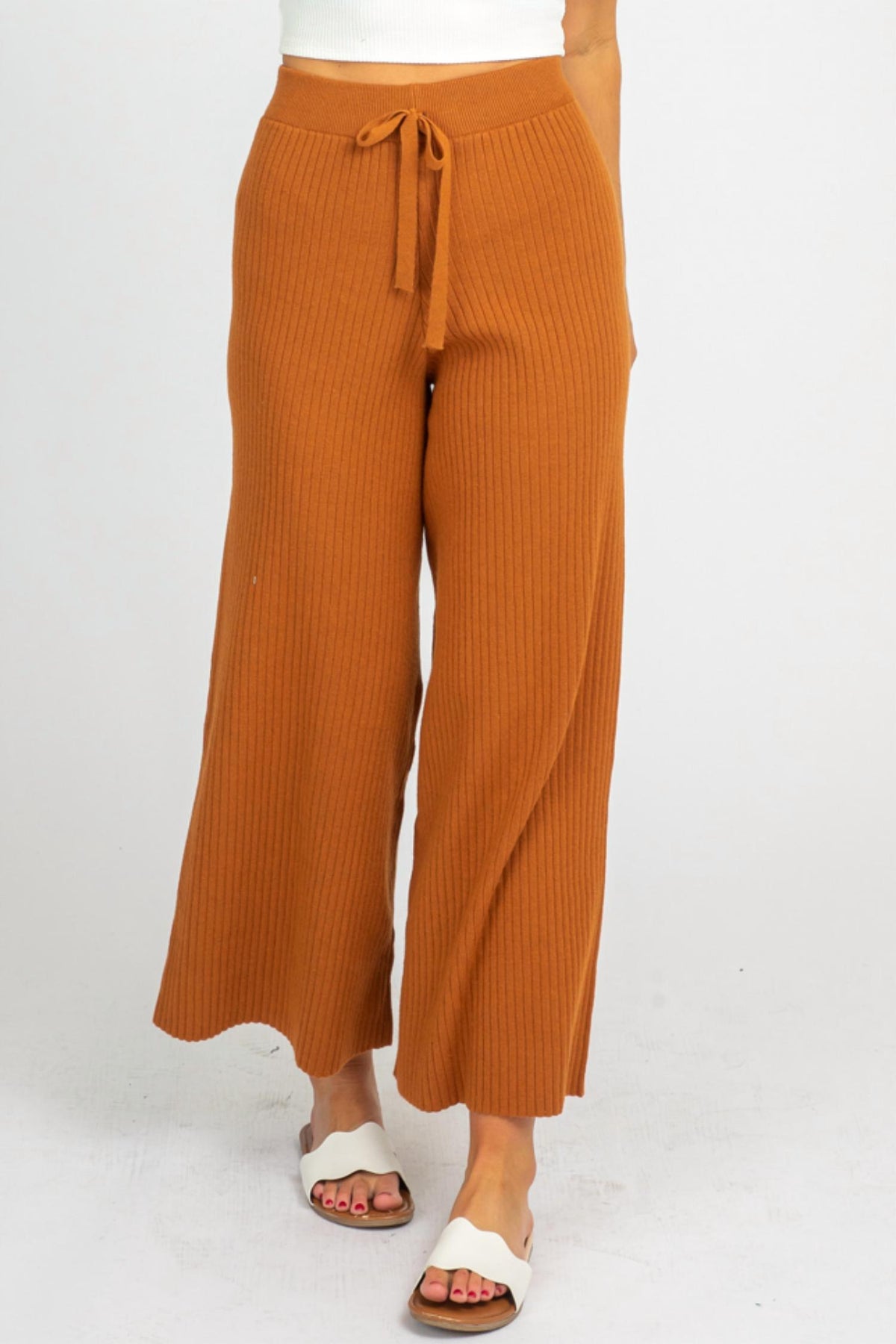 Rippenstrick-Flare-Hose in Karamell
