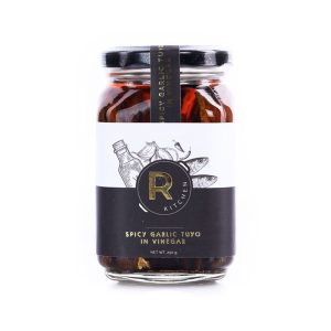 R Kitchen würziger Knoblauch Tuyo in Essig – Gourmet pasteurisiert abgefüllt entbeint getrockneter Hering – 250 g
