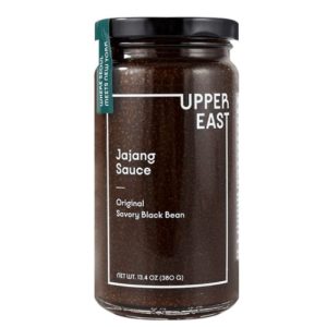 Uppereast Jajang Original schwarze Bohnensauce 13.4 Unze – Packung mit 6 Stück