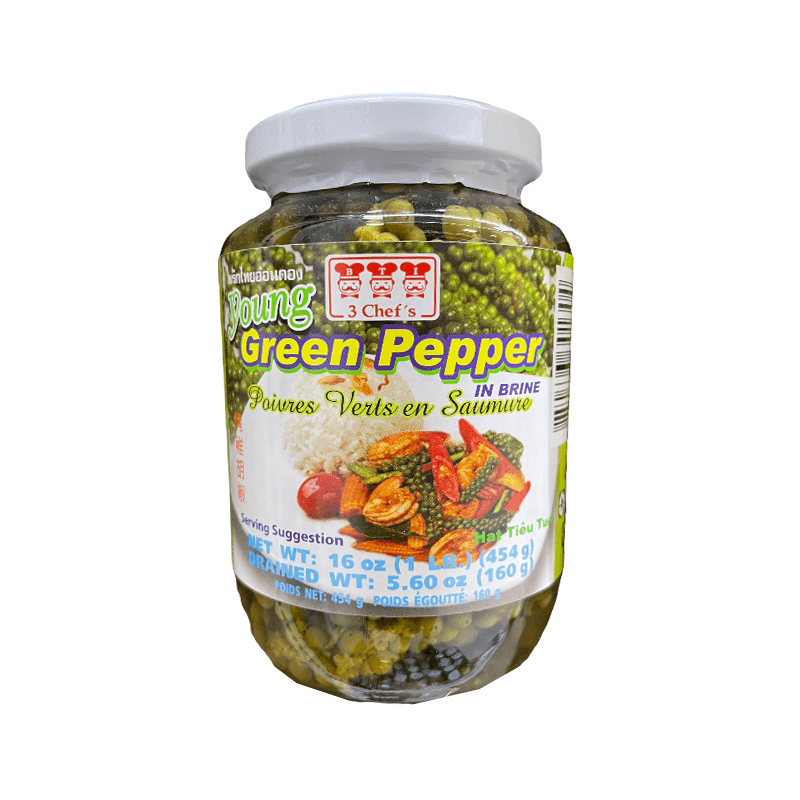Junger grüner Pfeffer des Chefs in Brine