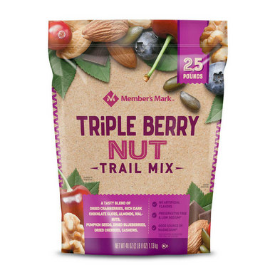 Member's Mark Triple Berry Nut Trail Mischung (40 oz.)