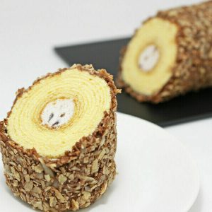 Kineya, Shosha Sennensugi, Baum Kuchen with Azuki Sahne, Japan, als Geschenk