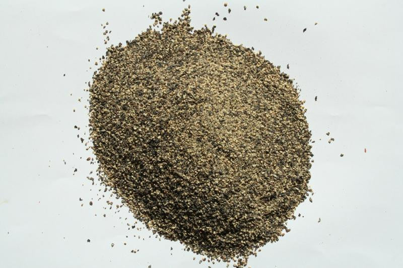 gemahlener schwarzer Pfeffer (mittelschweres Mahlen)