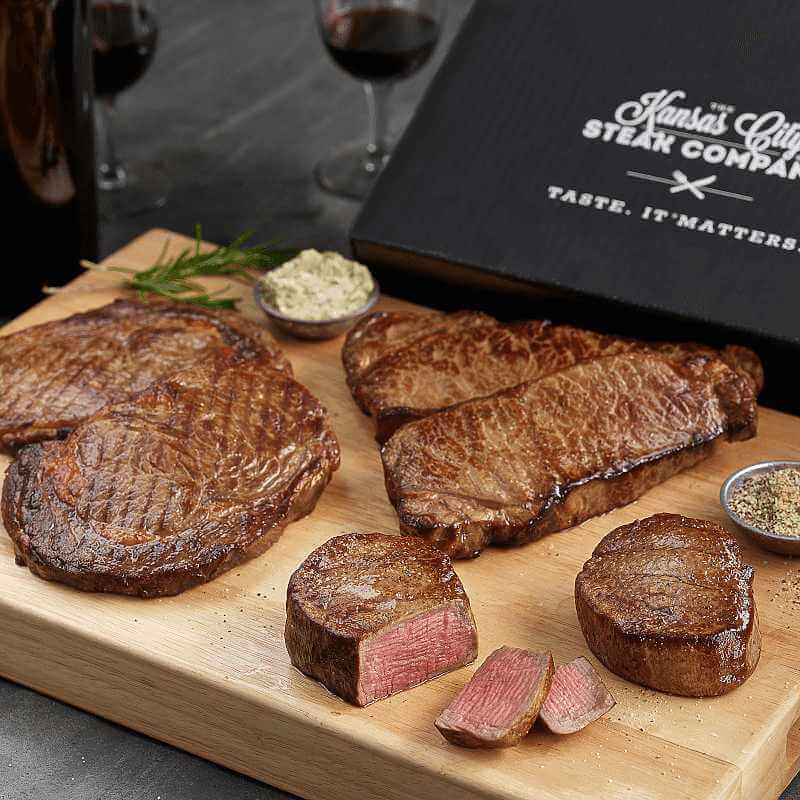 Butter Topped Geschenk verpackt Steaks