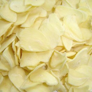 Knoblauch in Scheiben geschnitten