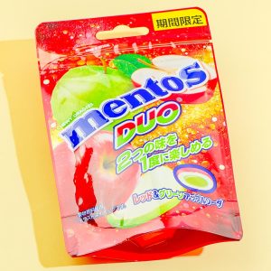 Mentos DUO Süßigkeiten – rote & grüne Apfel-Soda