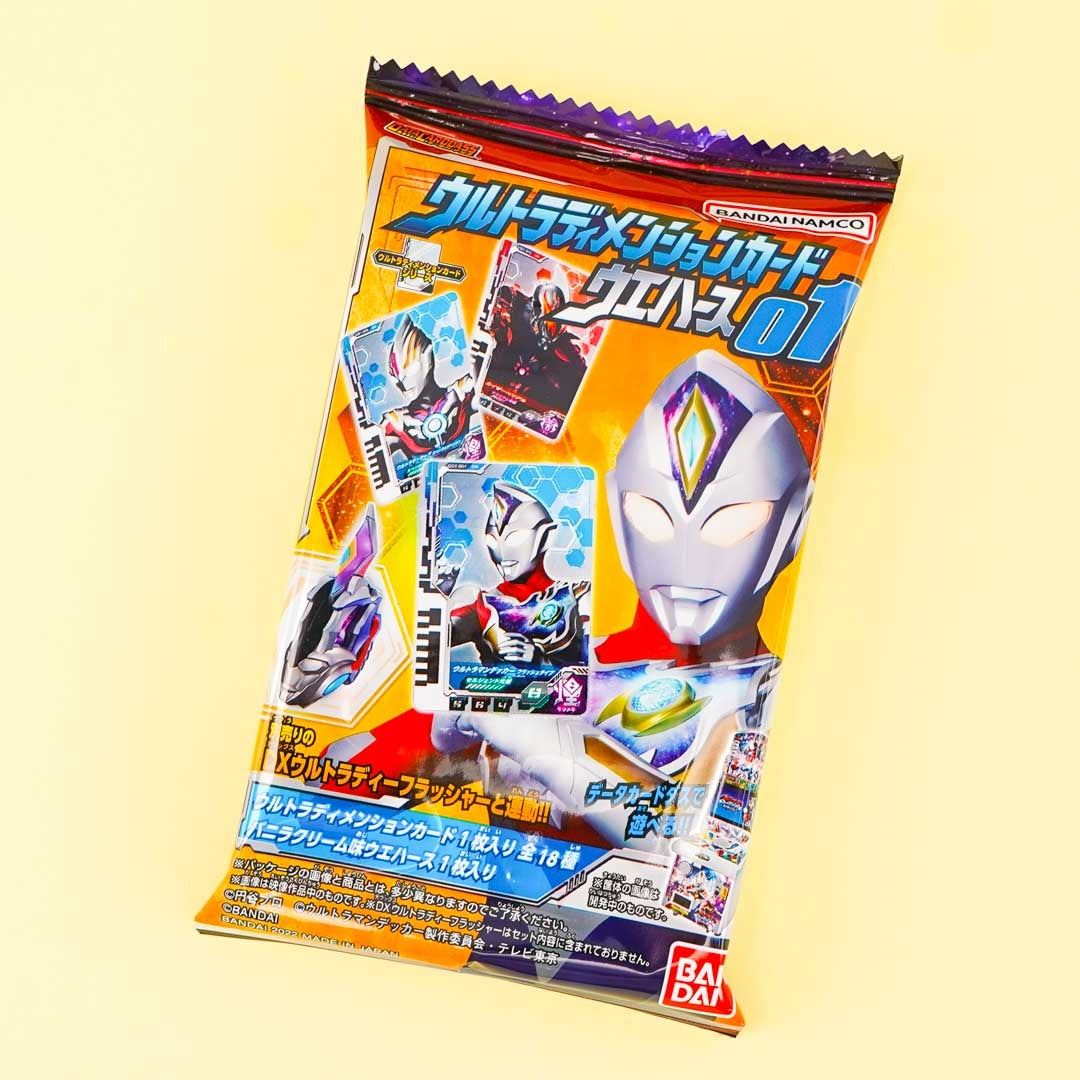Ultraman Decker Ultra Dimension Card Vol. 1 mit Waffel