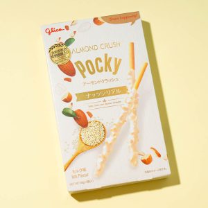 Pocky Biscuit Sticks Milch Quinoa und Mandeln zerkleinern