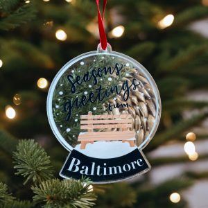 the letters mdn – Seasons Greetings Baltimore Schneekugel Acrylornam