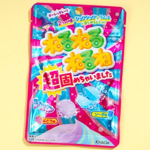 Kracie Nerunerunerune Super Hardened Bonbons – Trauben und Soda